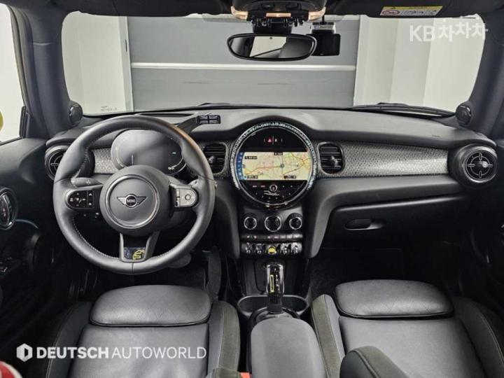 Mini Cooper Electric SE Base Type 8