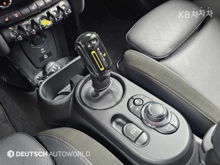 Mini Cooper Electric SE Base Type 10