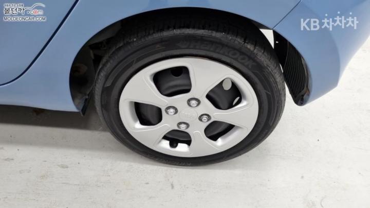 Kia Morning Deluxe 7