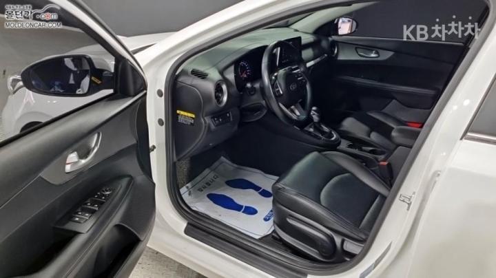 Kia K3 1.6 Gasoline Luxury 10