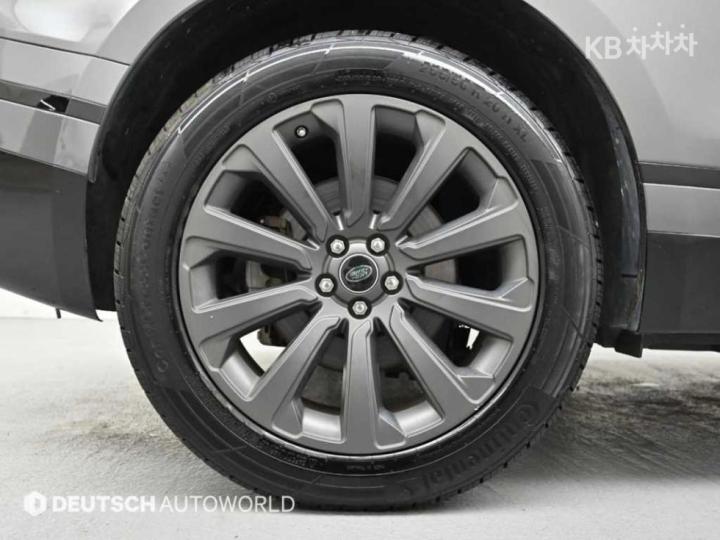 Land Rover Range Rover Velar 3.0 D300 R-Dynamic HSE 6