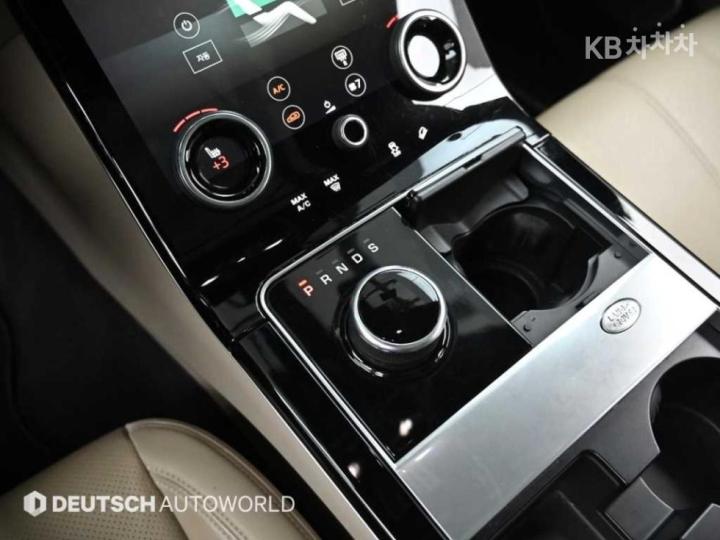 Land Rover Range Rover Velar 3.0 D300 R-Dynamic HSE 10