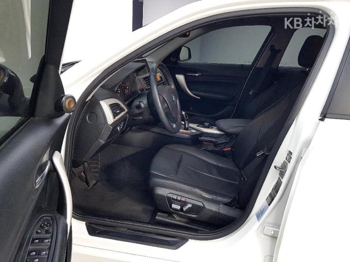 BMW 1 Series New 118d Sport Base Type 8