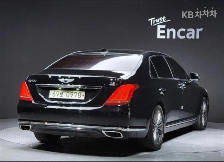 Genesis EQ900 3.8 GDI AWD Luxury 3