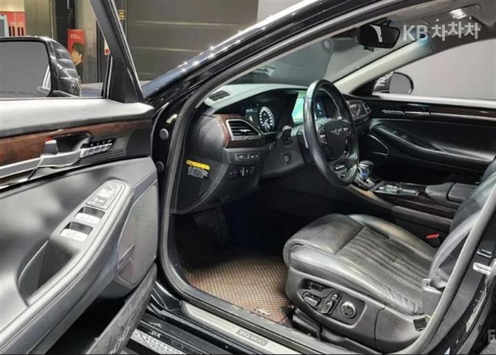 Genesis EQ900 3.8 GDI AWD Luxury 10