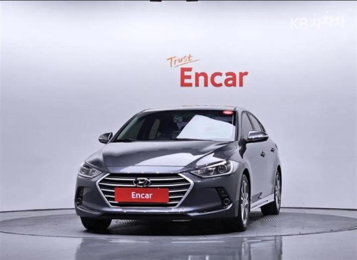 Hyundai Avante AD 1.6 GDi Value Plus 4