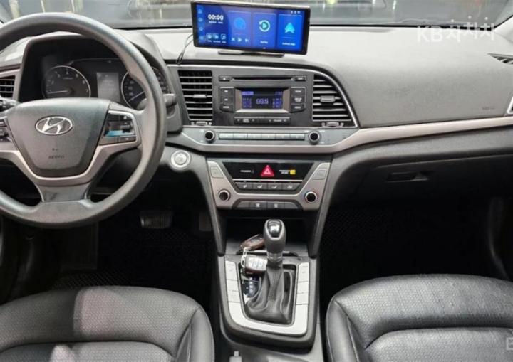 Hyundai Avante AD 1.6 GDi Value Plus 6