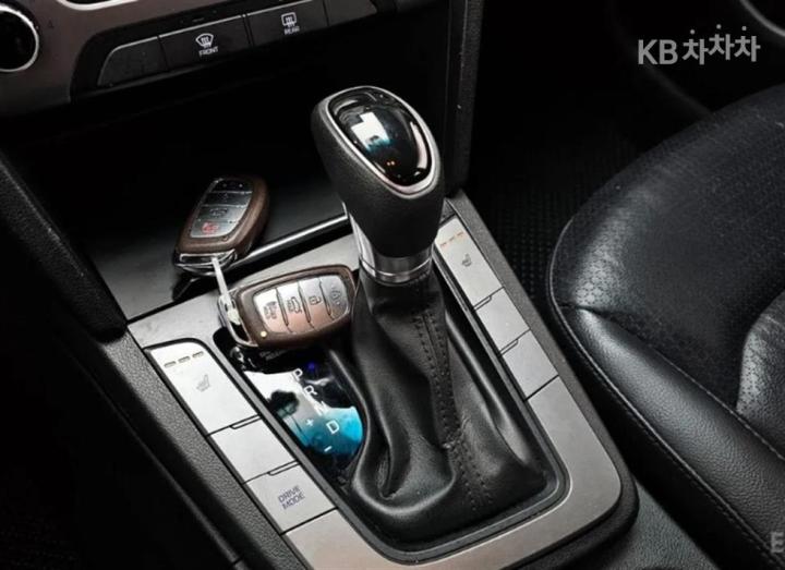 Hyundai Avante AD 1.6 GDi Value Plus 8