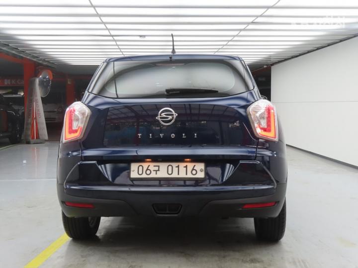 KG Mobility (Ssangyong) Tivoli Diesel LX Base Type 4