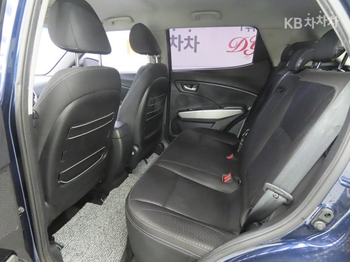 KG Mobility (Ssangyong) Tivoli Diesel LX Base Type 7