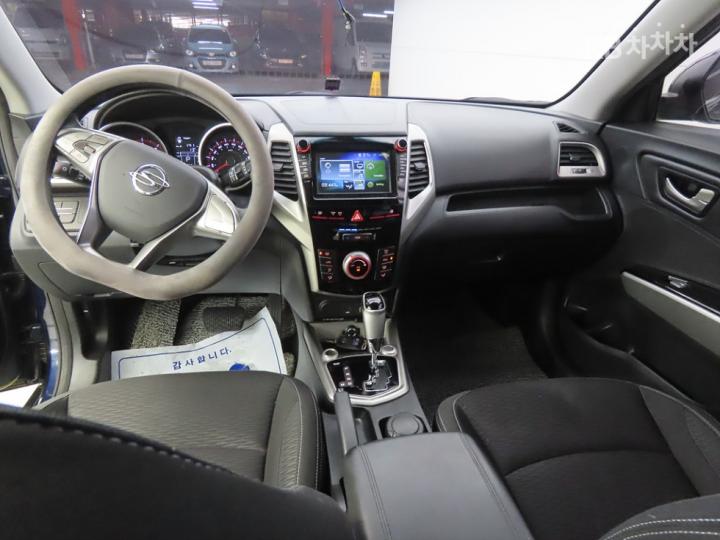 KG Mobility (Ssangyong) Tivoli Diesel LX Base Type 8