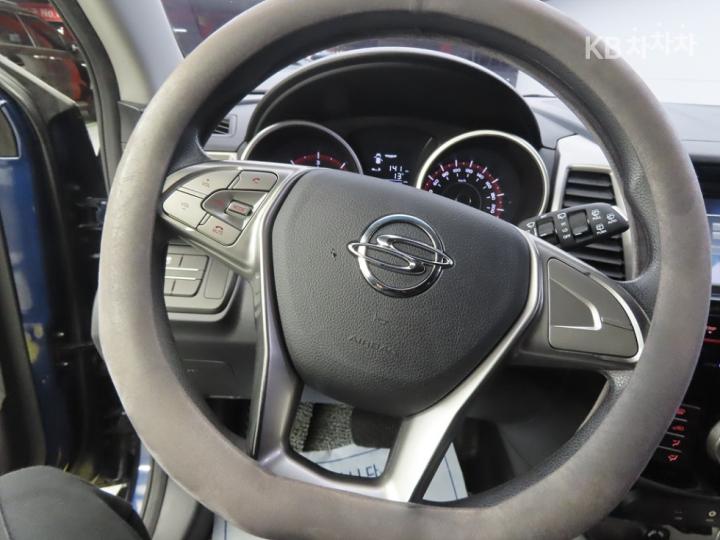 KG Mobility (Ssangyong) Tivoli Diesel LX Base Type 9