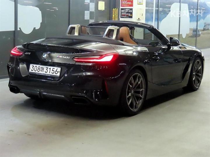 BMW Z4 M40i 8