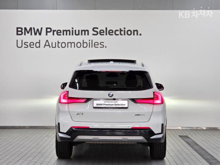 BMW X1 U11 xDrive20i xLine 4