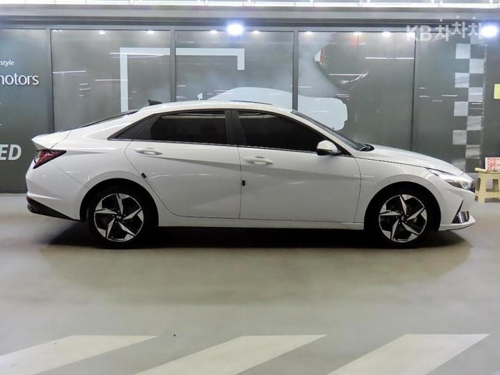 Hyundai Avante CN7 1.6 Gasoline Inspiration 4