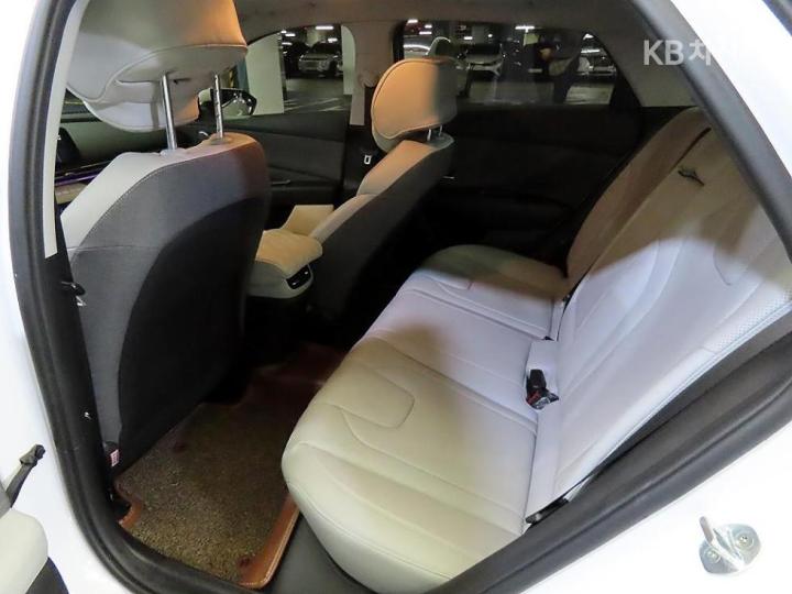 Hyundai Avante CN7 1.6 Gasoline Inspiration 8