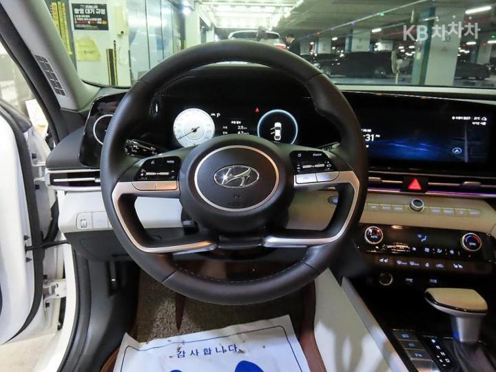 Hyundai Avante CN7 1.6 Gasoline Inspiration 9