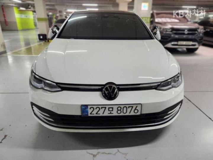 Volkswagen Golf The 8 MK8 2.0 TDI Prestige 5