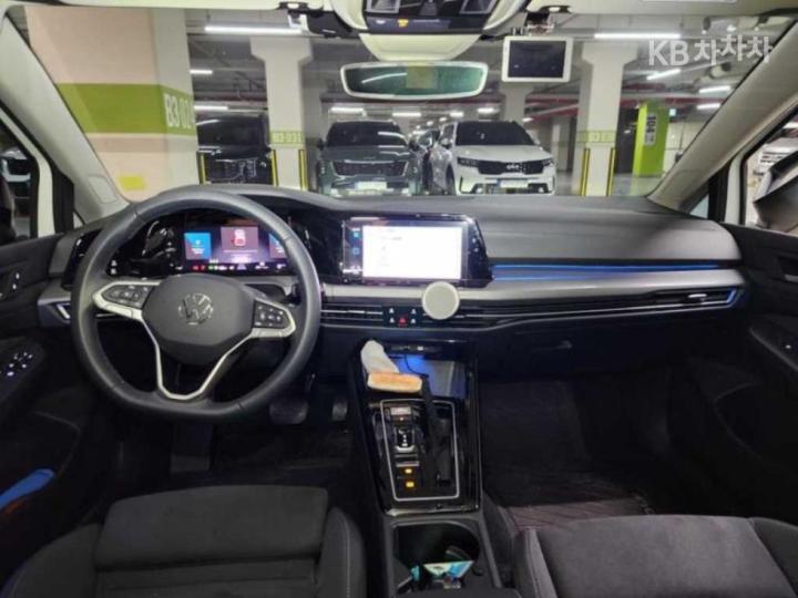 Volkswagen Golf The 8 MK8 2.0 TDI Prestige 10