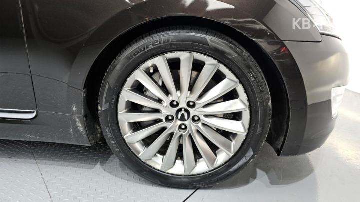 Hyundai Equus New VS380 Exclusive 6