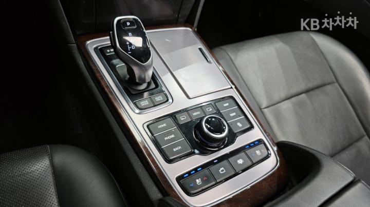 Hyundai Equus New VS380 Exclusive 10