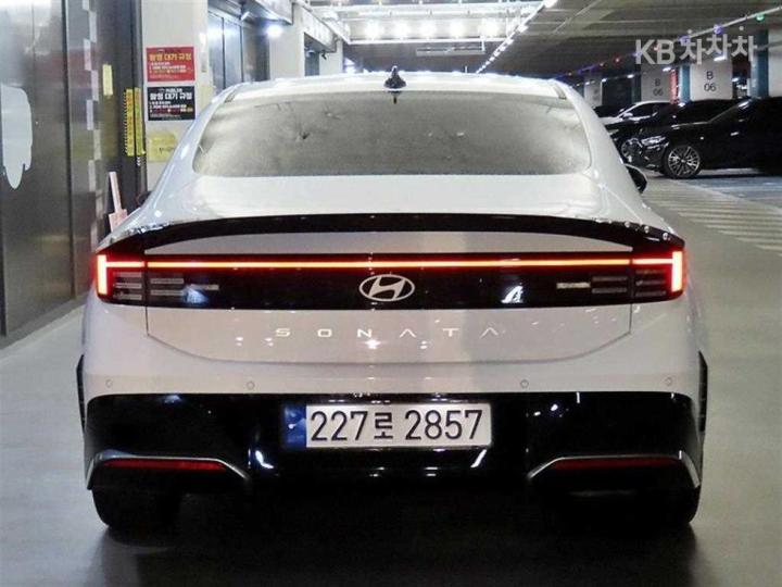 Hyundai Sonata The Edge DN8 1.6 Turbo Inspiration 6