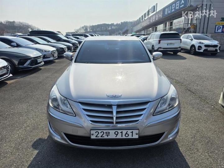 Hyundai Genesis BH330 LUXURY Base Type