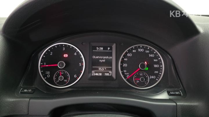 Volkswagen Tiguan New 2.0 TDI BMT 9