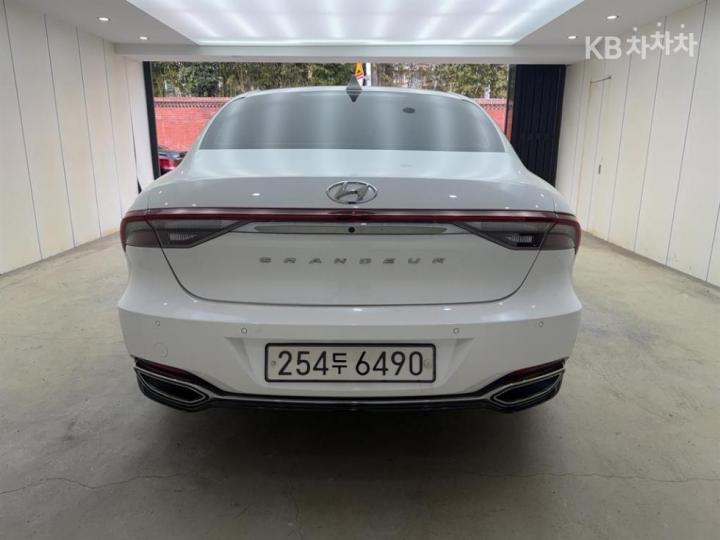 Hyundai Grandeur LPi 3.0 Premium 4