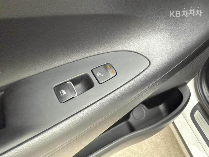 Hyundai Grandeur LPi 3.0 Premium 8