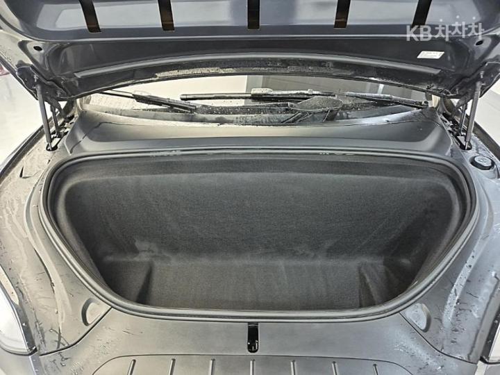 Tesla Model X Plaid 6