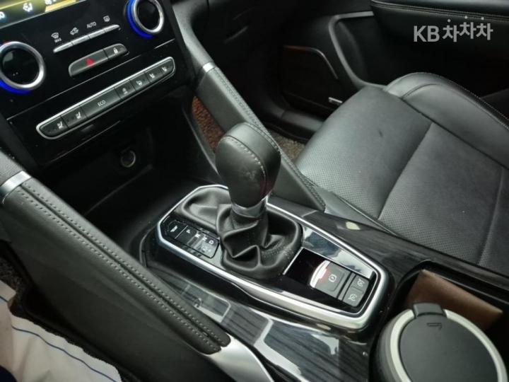 Renault QM6 2.0 4WD RE Signature 9