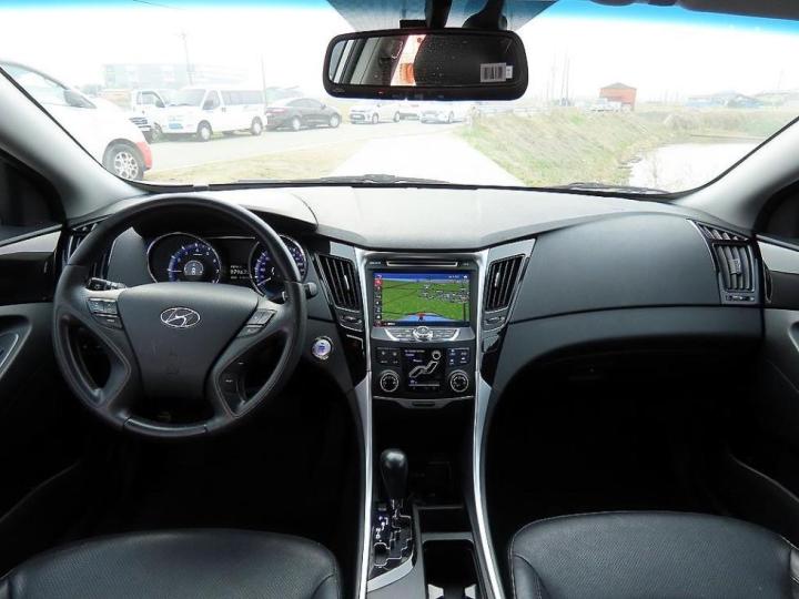 Hyundai Sonata YF Y20 Premier Base Type 10