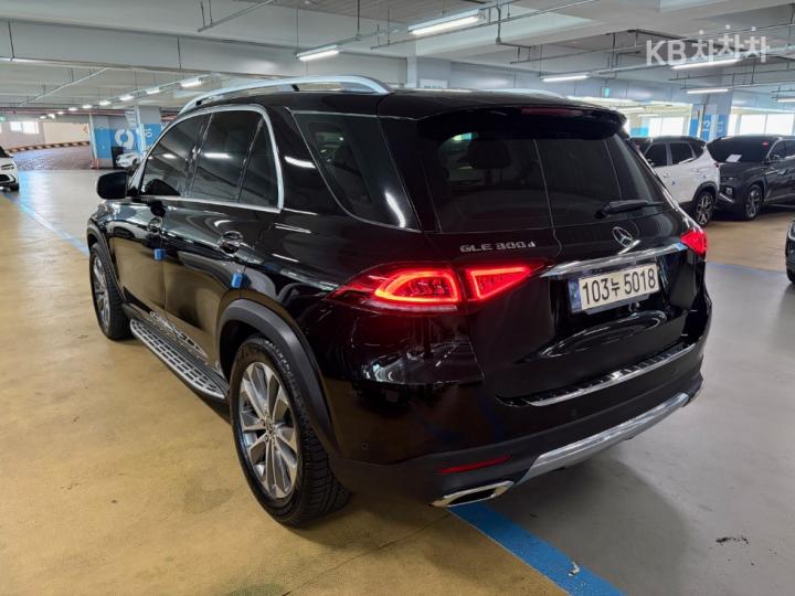 Mercedes-Benz GLE-Class V167 300d 4Matic 5