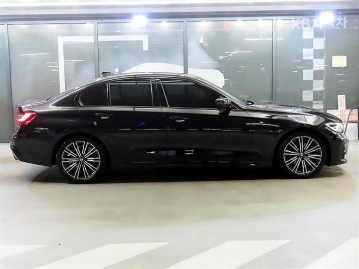 BMW 3 Series G20 320i M Sport 4