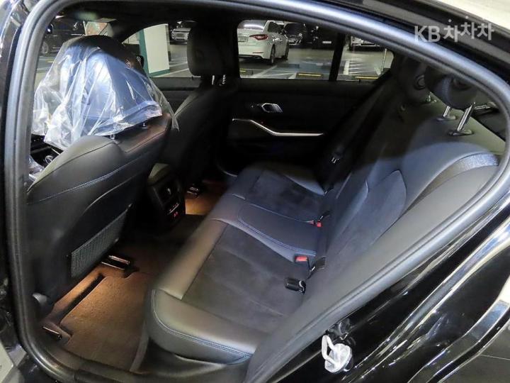 BMW 3 Series G20 320i M Sport 8