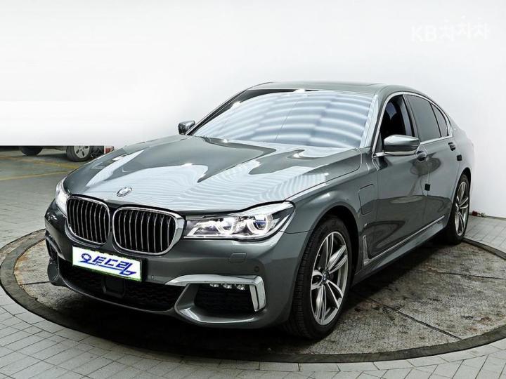 BMW 7 Series G11 740e xDRIVE I-Performance M Sport