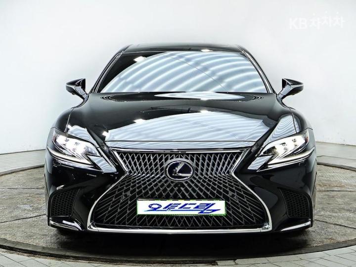 Lexus LS 500h AWD LUXURY 3