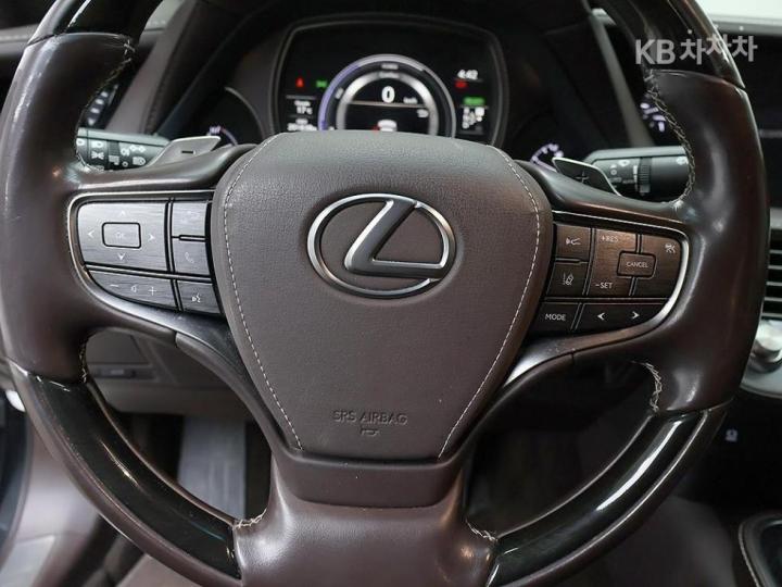 Lexus LS 500h AWD LUXURY 8