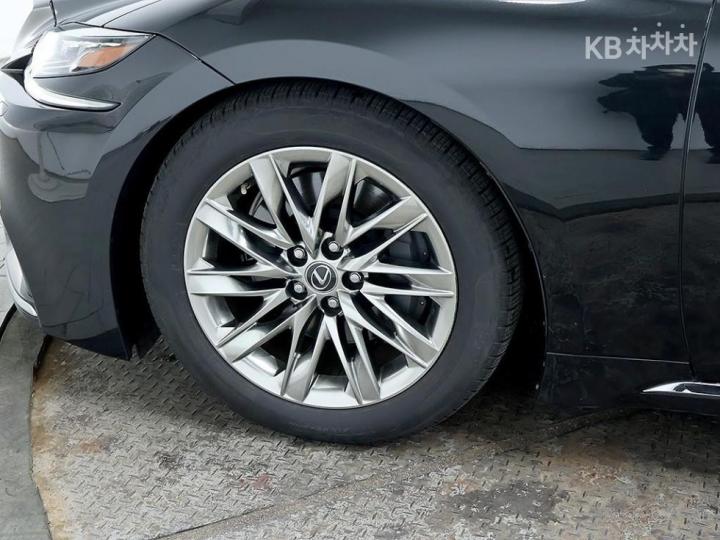 Lexus LS 500h AWD LUXURY 9