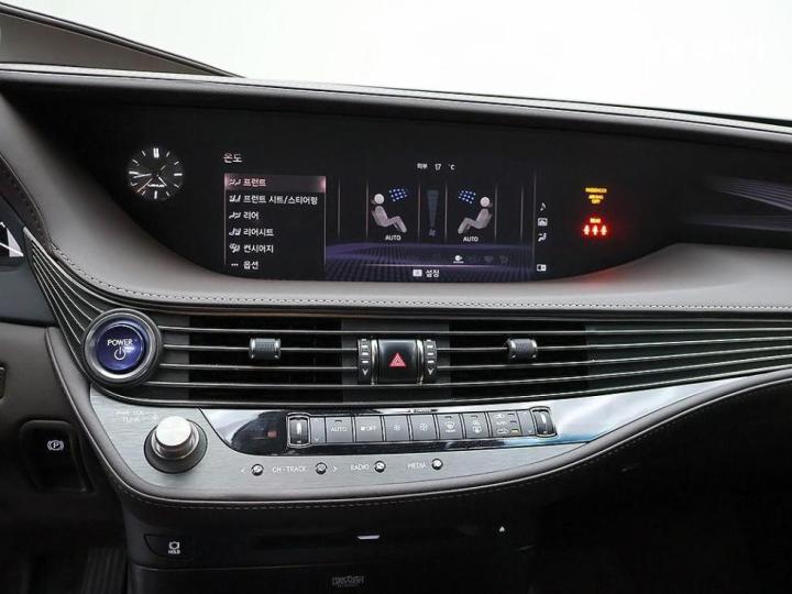 Lexus LS 500h AWD LUXURY 10