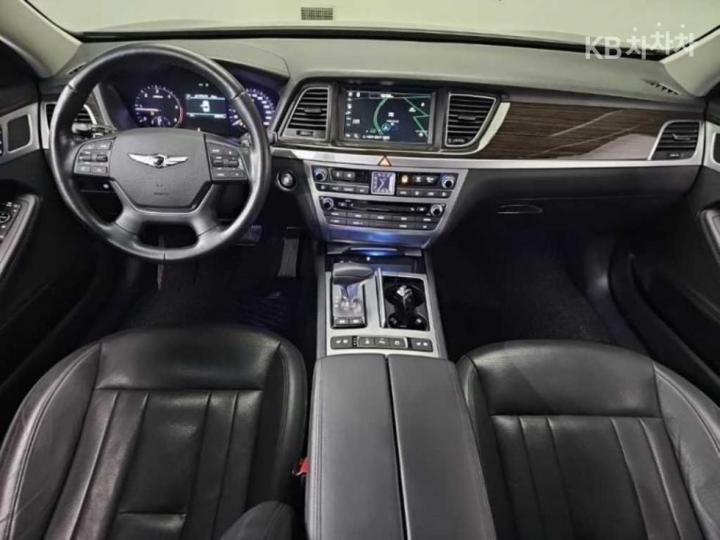 Genesis G80 2.2D AWD Luxury 6