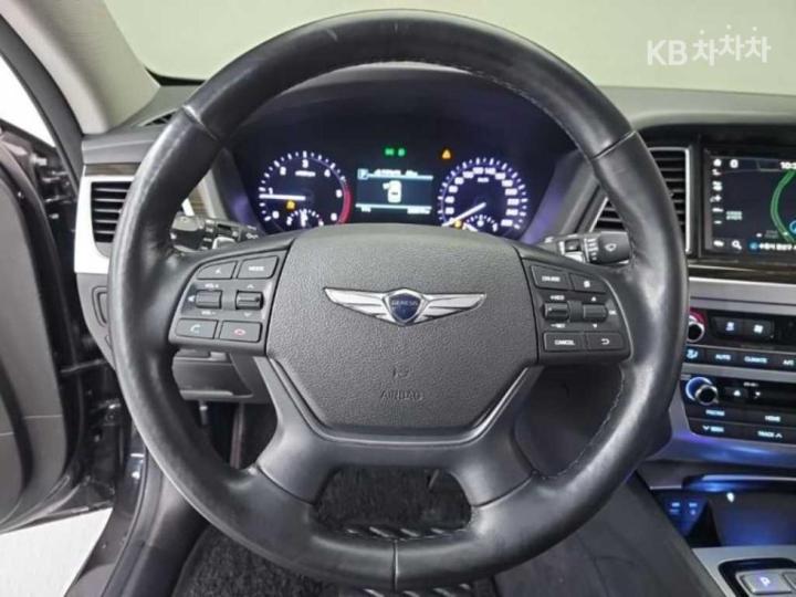 Genesis G80 2.2D AWD Luxury 8