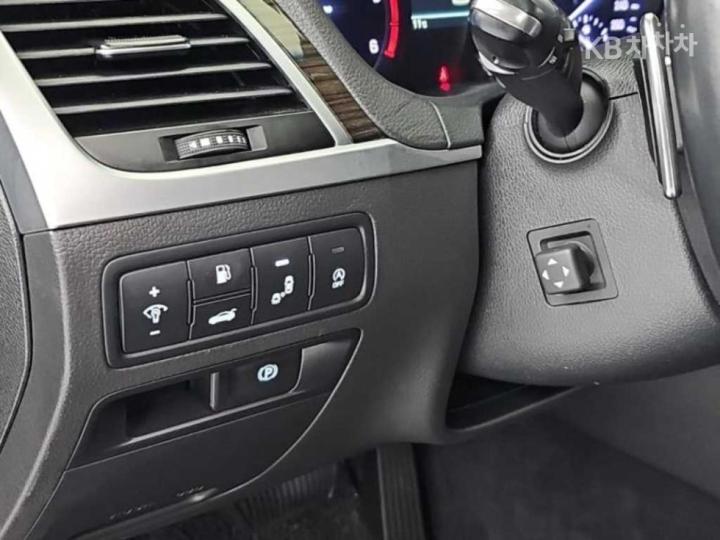 Genesis G80 2.2D AWD Luxury 9