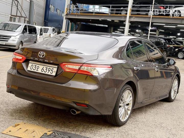 Toyota Camry XV70 2.5 Base Type 5