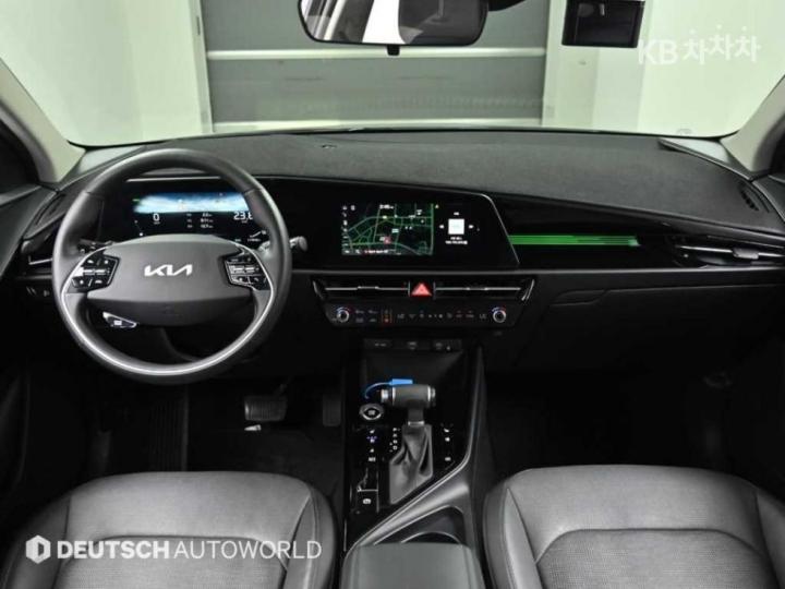 Kia Niro The 1.6 HEV Prestige 8