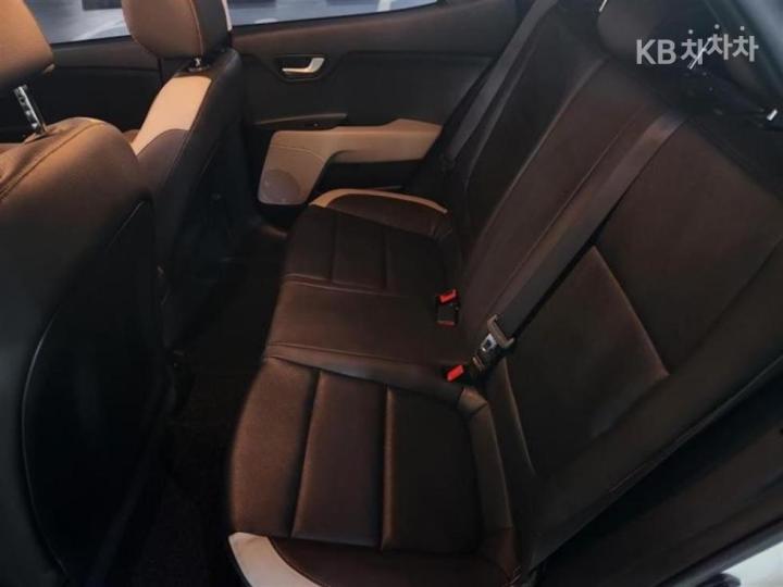 Kia Stonic Gasoline 1.0 T-GDi Prestige 7