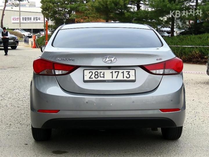 Hyundai Avante 1.6 GDi Smart Base Type 5