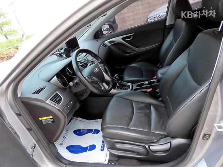 Hyundai Avante 1.6 GDi Smart Base Type 6