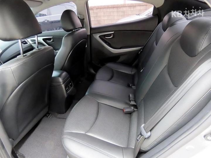 Hyundai Avante 1.6 GDi Smart Base Type 7